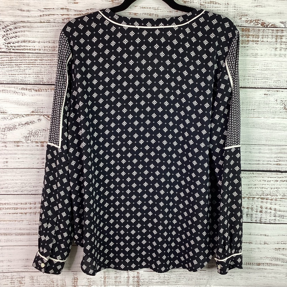 LOFT ANN TAYLOR SIZE M‎ TOP NAVY BLUE WHITE BLOUSE FALL GUC - Picture 13 of 15
